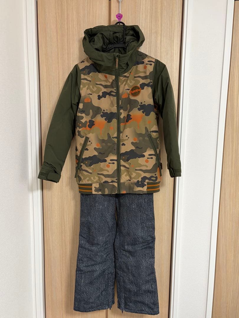 子供用迷彩柄スノーボードウェアセット