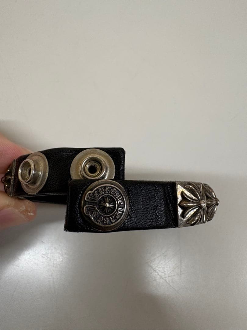 クロムハーツゼロピラミッド シングルロー ブラックレザー ブレスレット