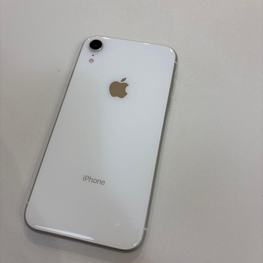 iPhone XR ホワイト 64GB