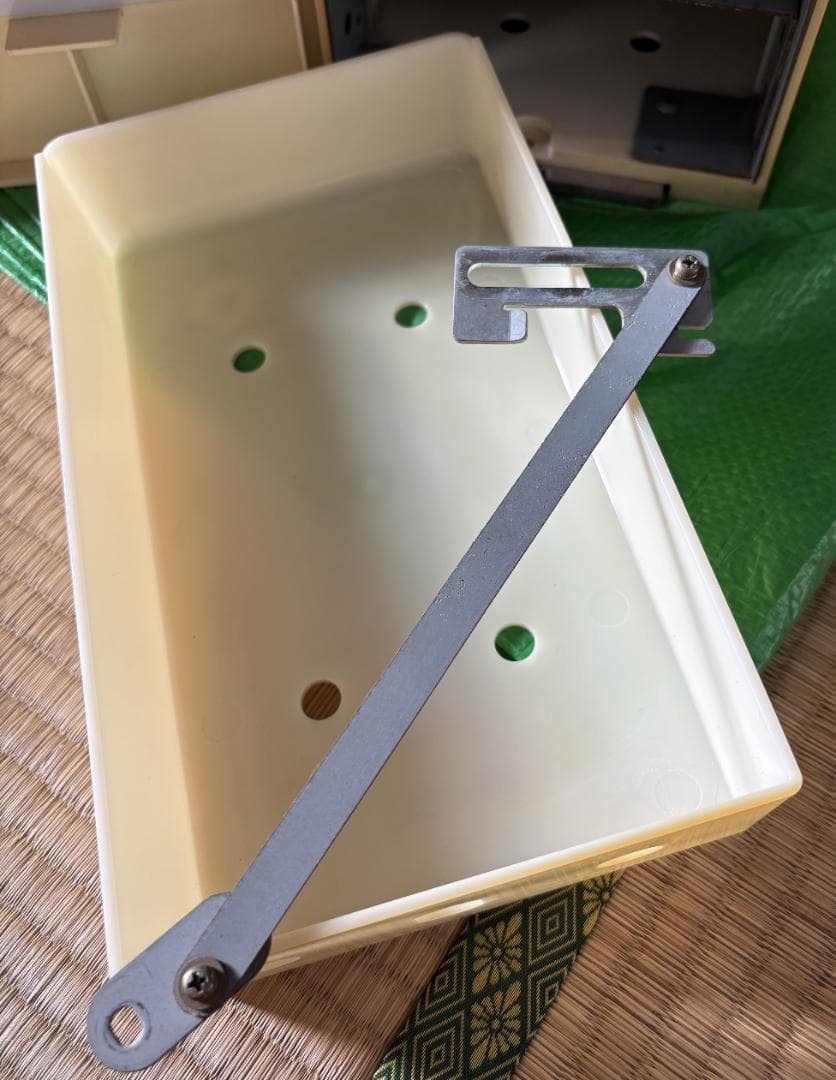 （ジャンク）ジャンボカードダス　本体　BCM-J100　カギ無し