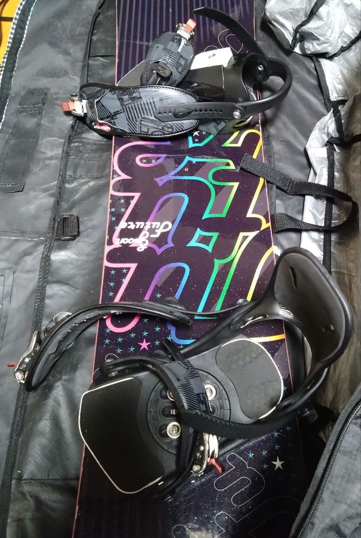 SPOON スプーン スノーボードとSALOMONサロモンビンディングセット