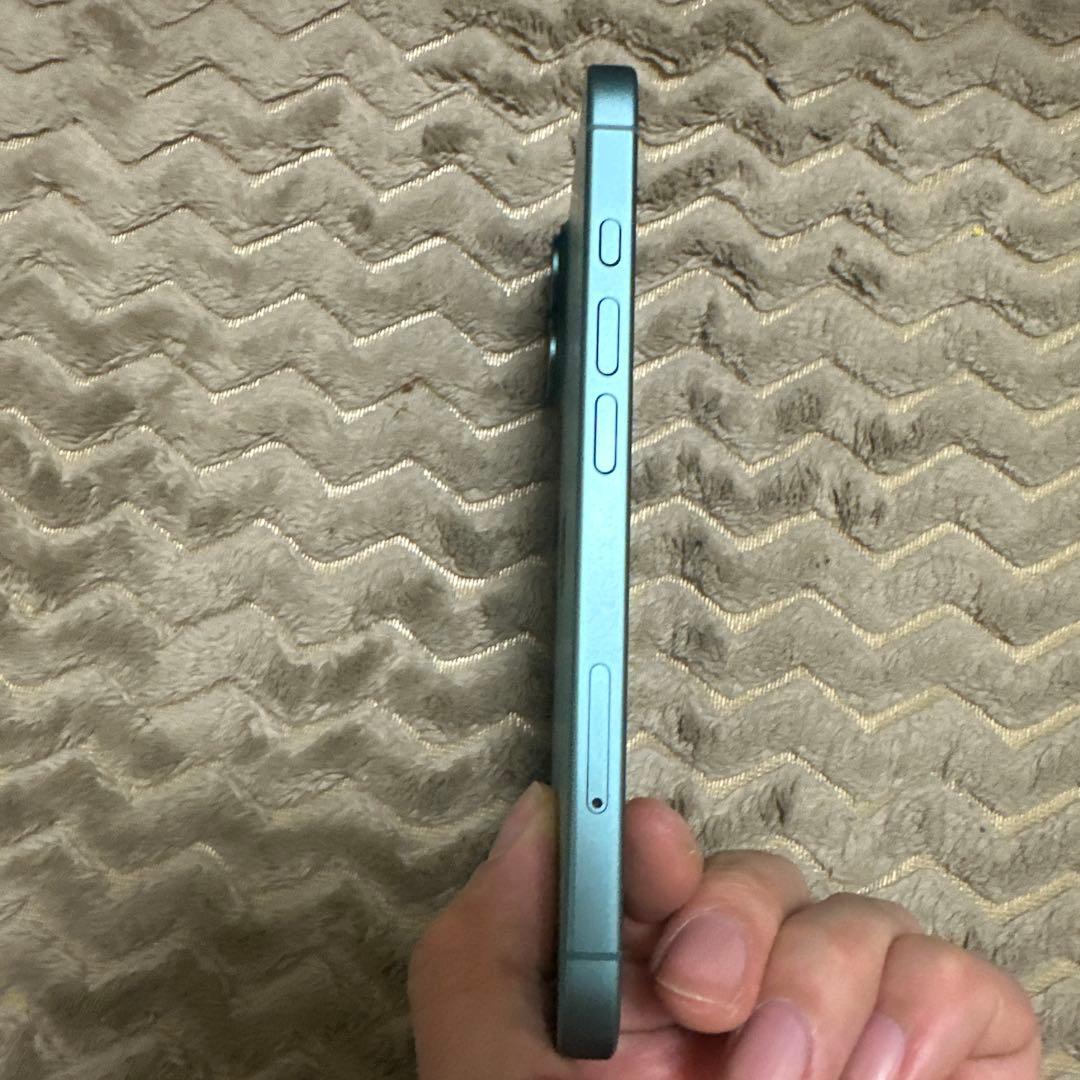 美品iPhone16 256GBティールSIMフリー