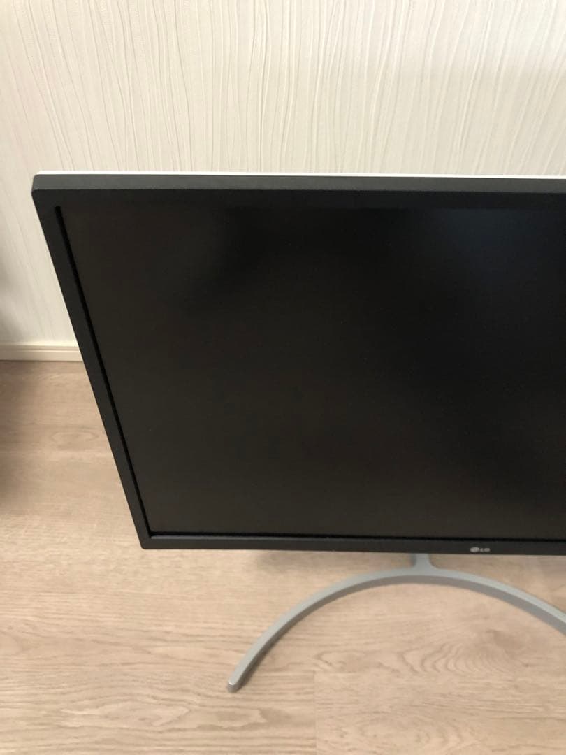 【美品】LG 27UL550-W 27インチ 4K HDR IPS液晶