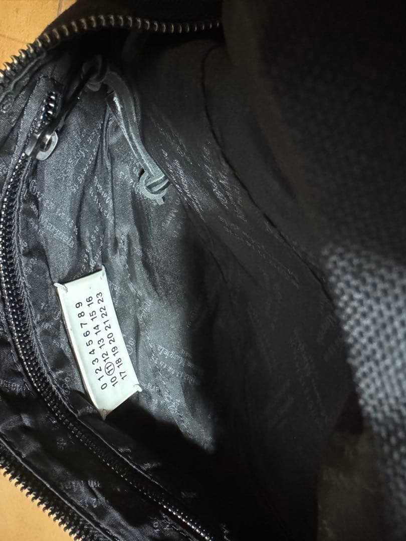 メゾンマルジェラ ボディバック