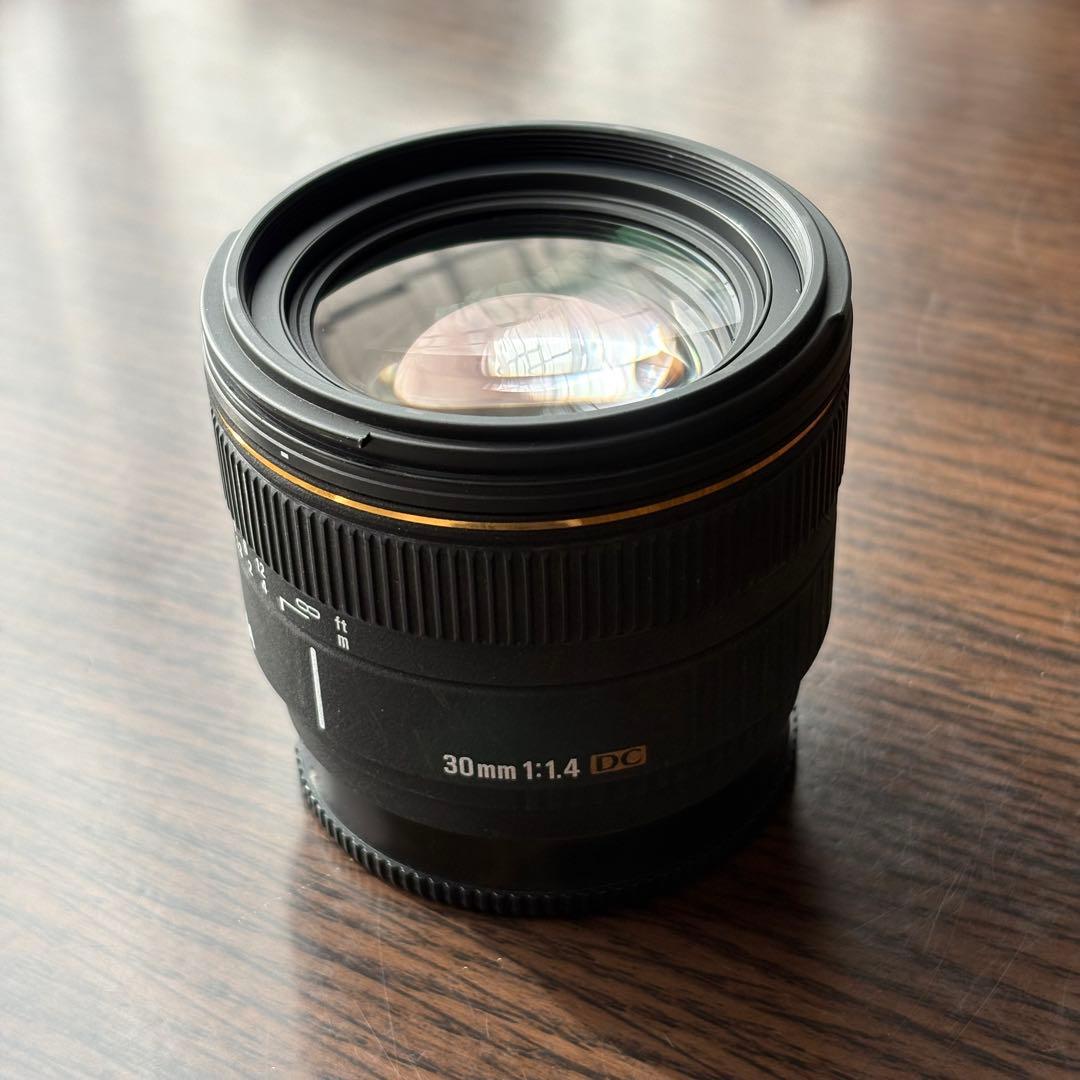SIGMA 30mm F1.4 EX DC 単焦点レンズフード・フィルター付
