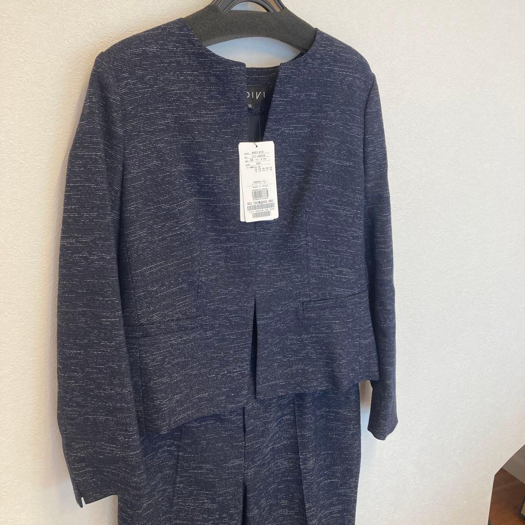 【新品】INDIVI 38 紺色　ツイード風　ノーカラー パンツスーツ上下