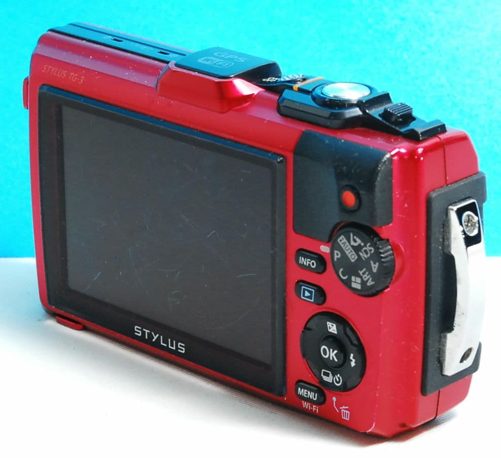 OLYMPUS TG-3 ボディ　レッド　送料無料