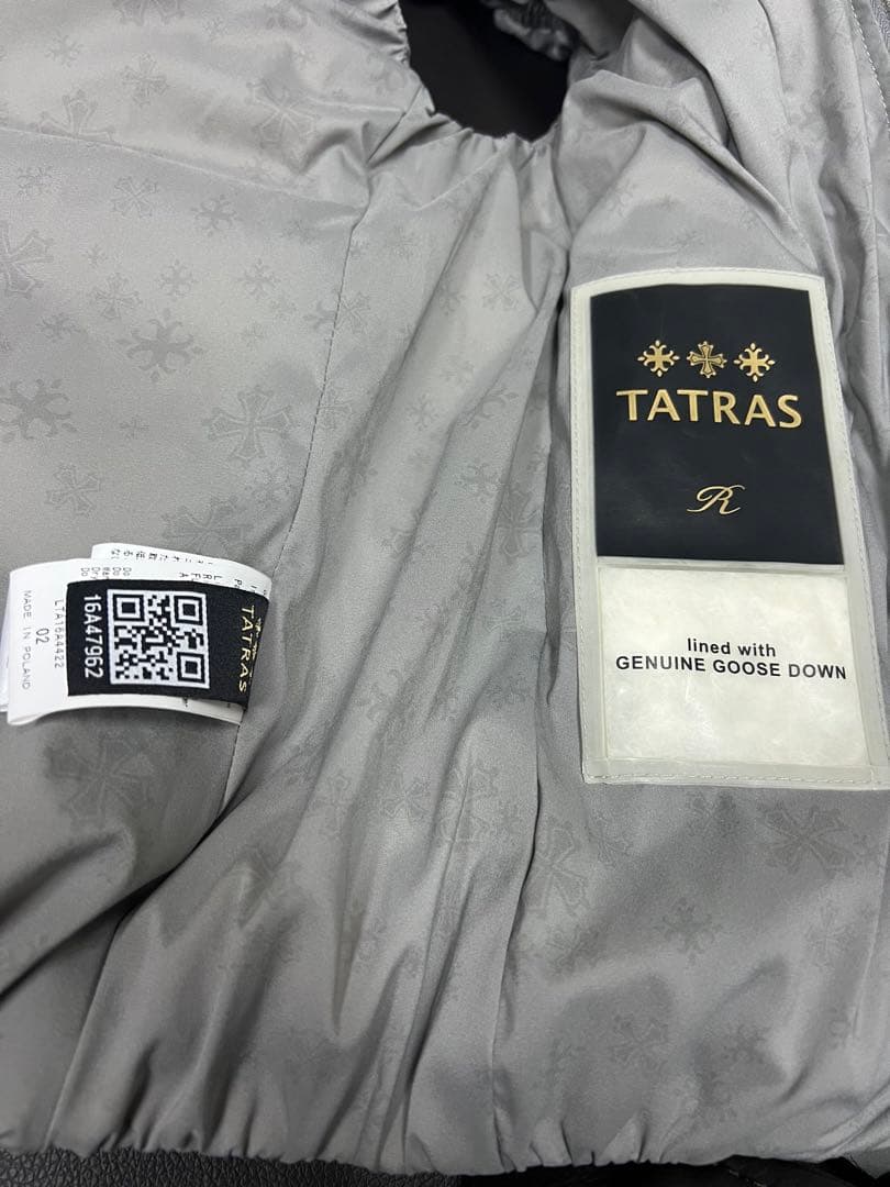 TATRAS ラグジュアリーRライングレー ダウンジャケット ベストフード付き