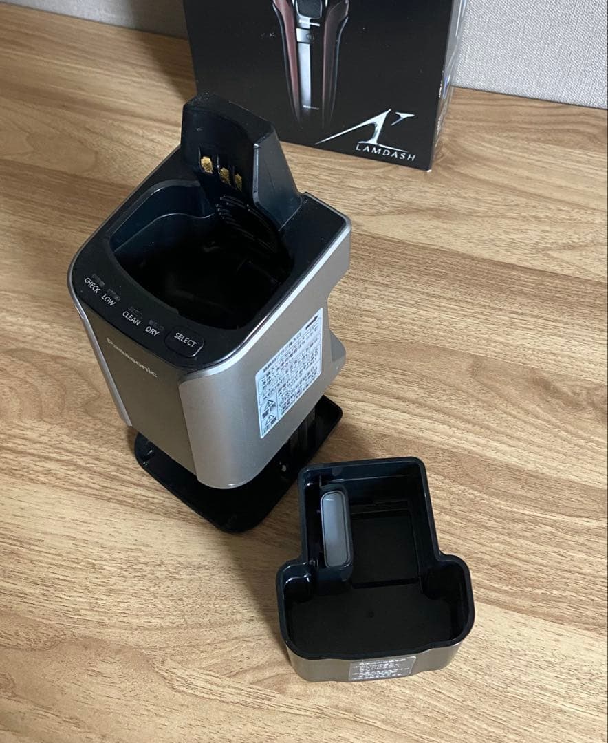 ラムダッシュ 電気シェーバー 5枚刃　全自動洗浄機付き　パナソニック 髭剃り