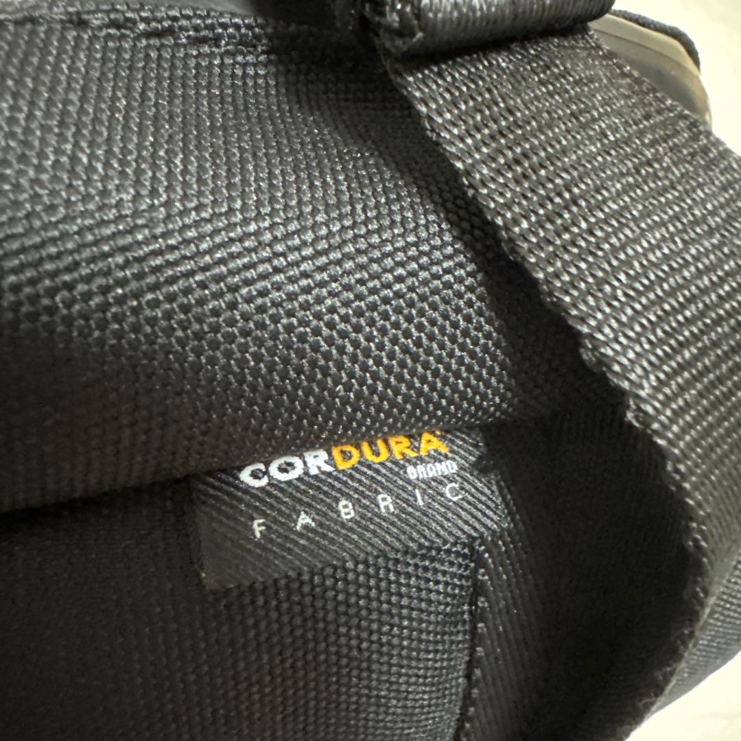 【美品】CONSPARA　最強トラベル　防刃ボディバッグ　TSAロック付き　黒