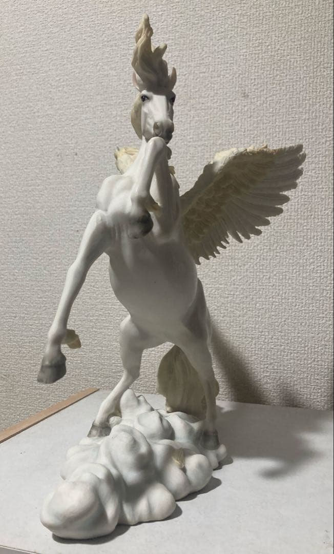 Veronese Design リアリングペガサス樹脂彫刻 ハンドペイント
