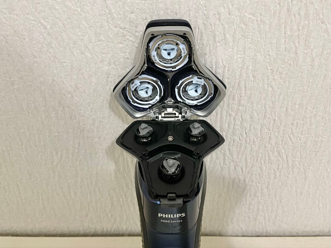 【フィリップス】7000Series ウェット&ドライ電動シェーバー S7885