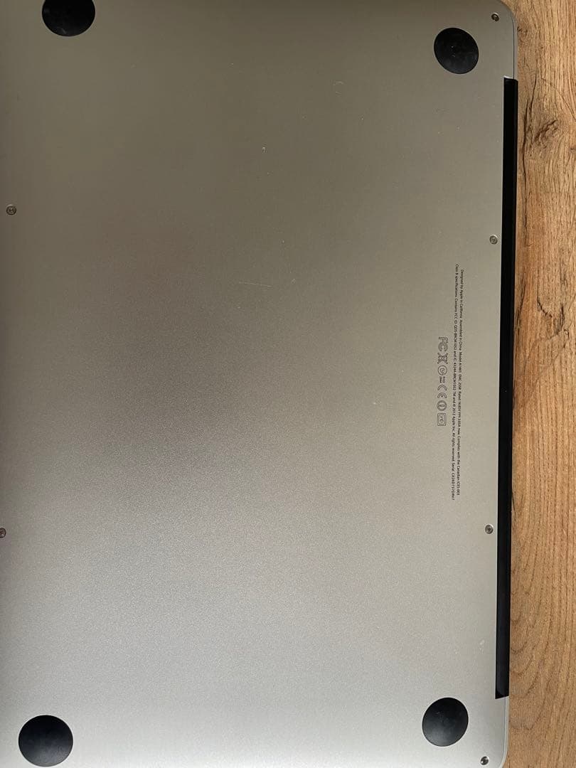 Apple MacBook Air 11インチ Mid 2011