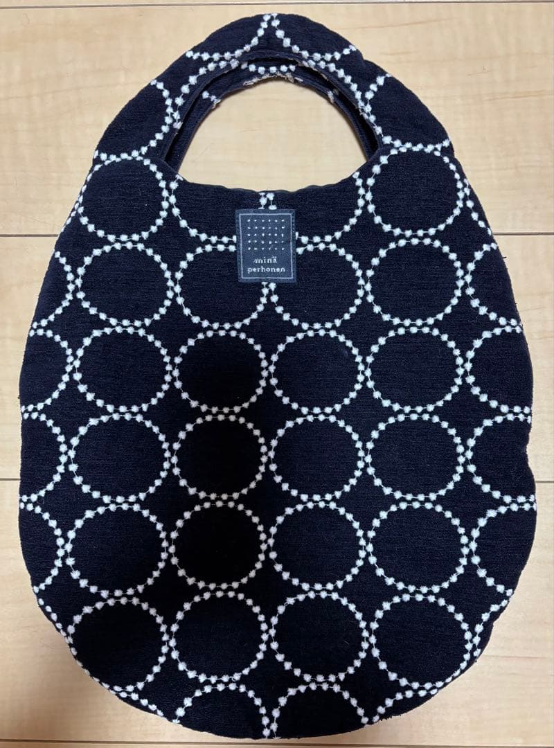 ミナペルホネン紺タンバリンエッグバック美品
