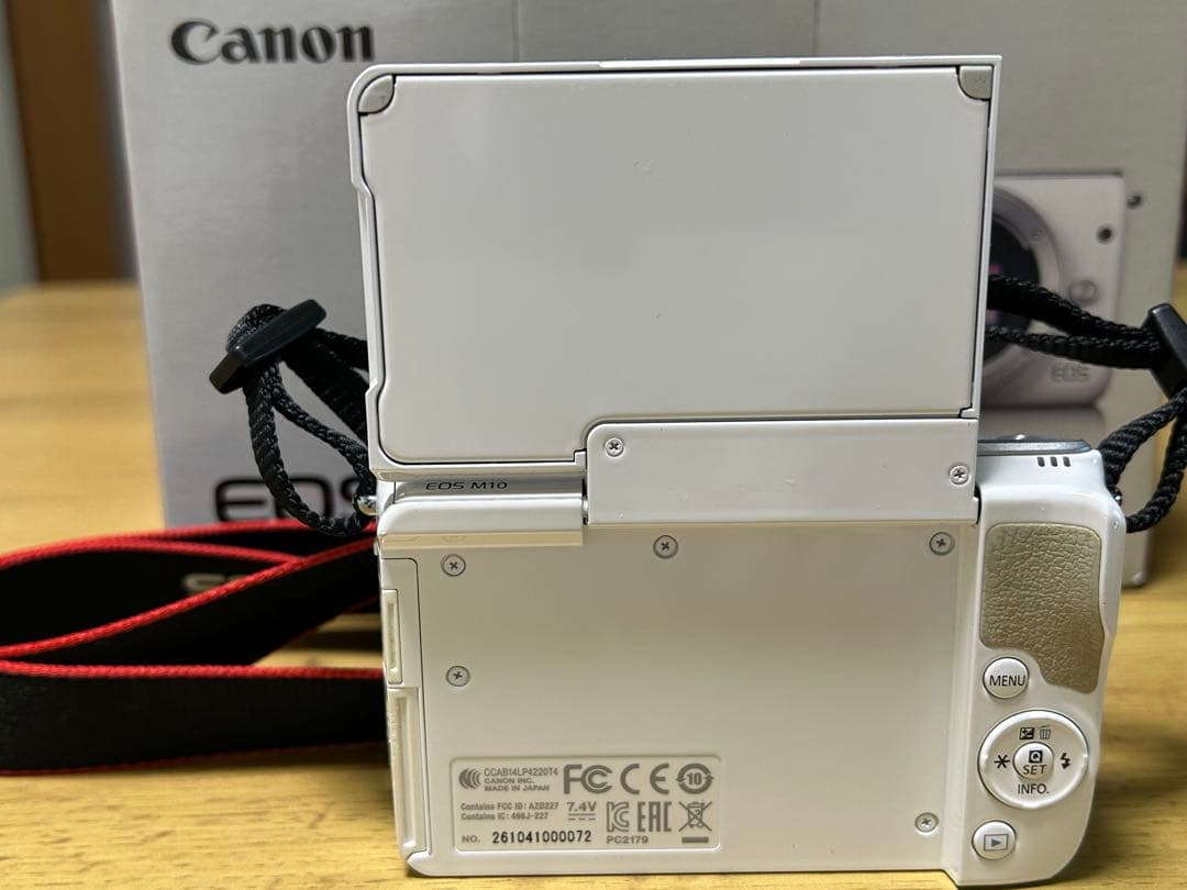 EOS M10 ミラーレス一眼カメラ