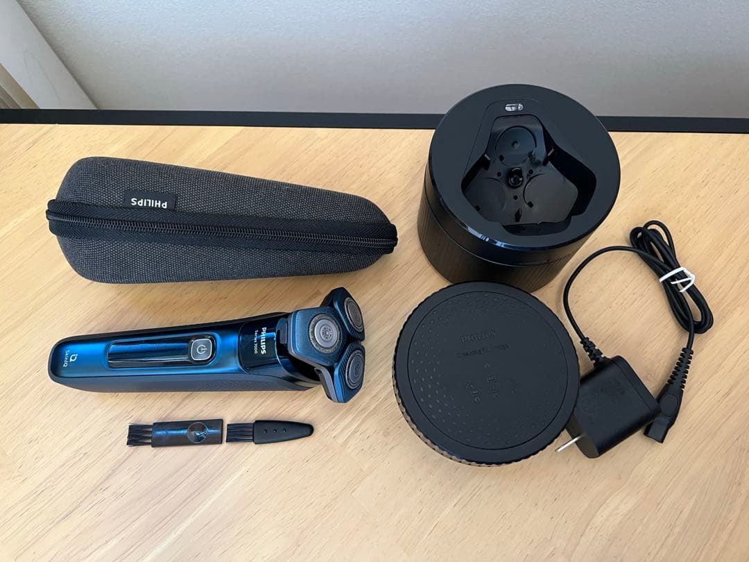 Philips S9000 メンズ電気シェーバー　洗浄器付き