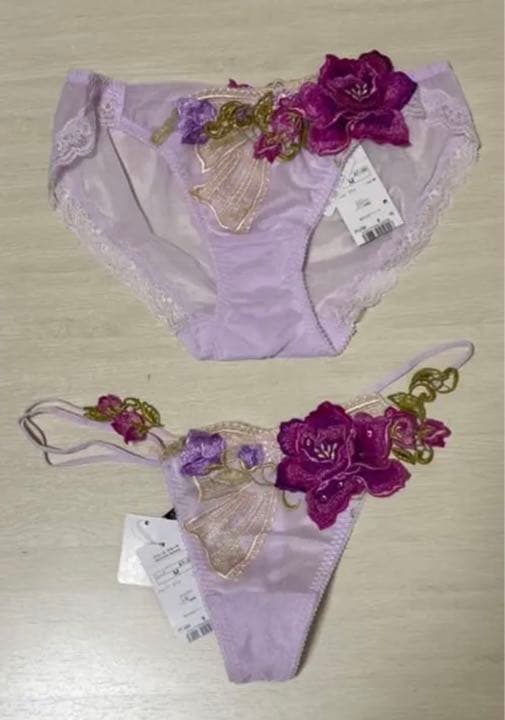 《サルート》84グループ ショーツ