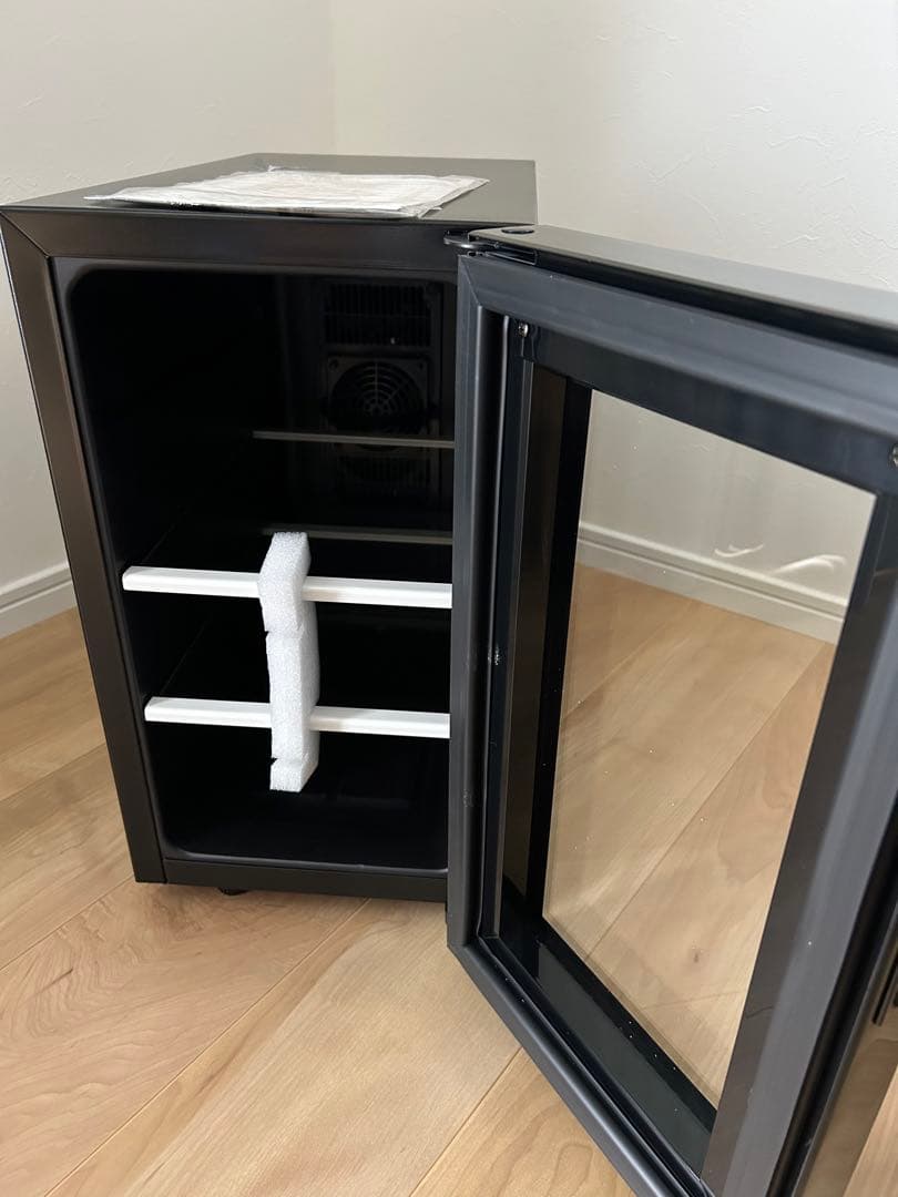 小型冷蔵庫 23L ガラスドア おしゃれ 一人暮らし ミニバー コンパクト