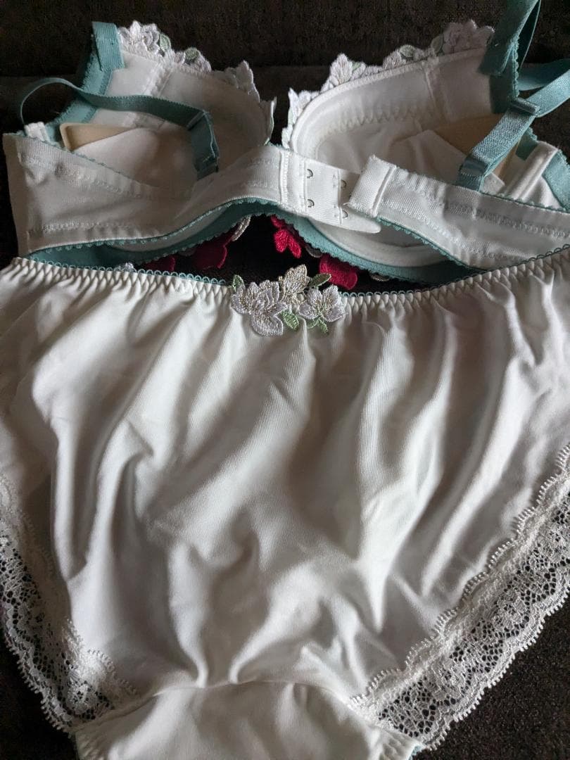 。はしはし様。サルート16グループ、フロントエックスブラD70、ショーツL。