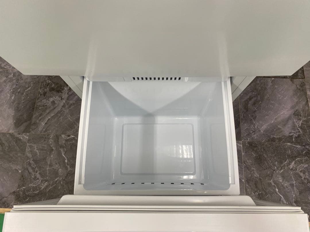 【高年式・美品】　ハイセンス　冷凍冷蔵庫 HR-D140KW 25年製