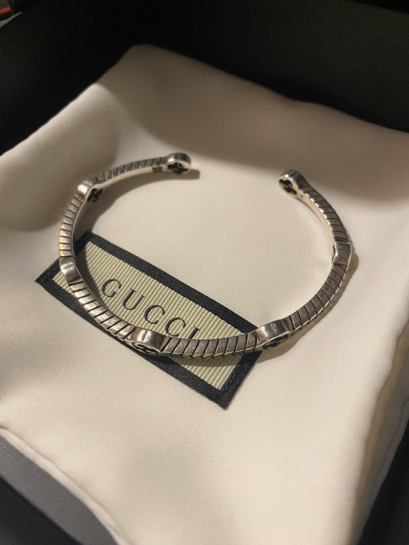 GUCCI インターロッキング Gバングル