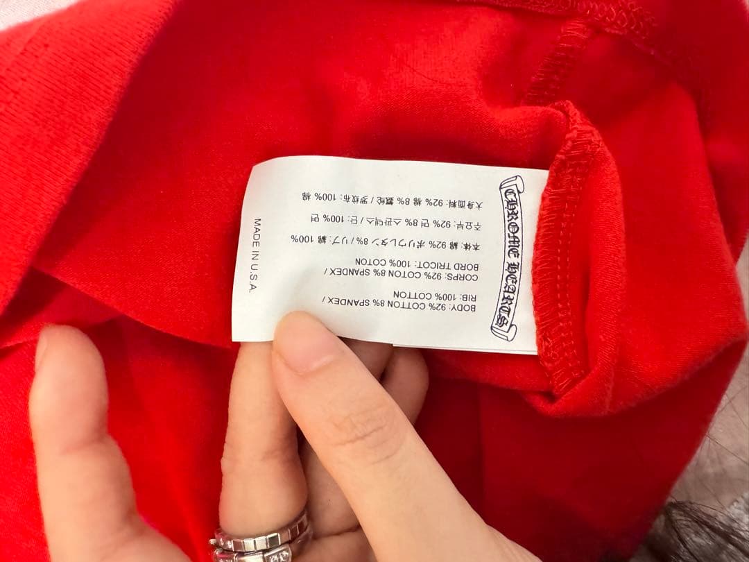 レッドキャミソール Cマーク プリント