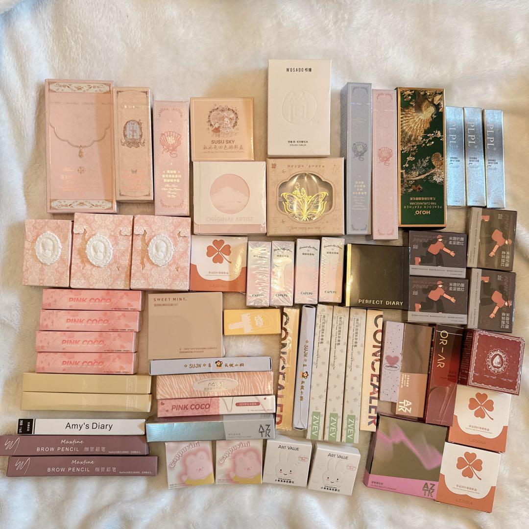 メイク リップ アイシャドウまとめ売り 58点 、ブレスレット