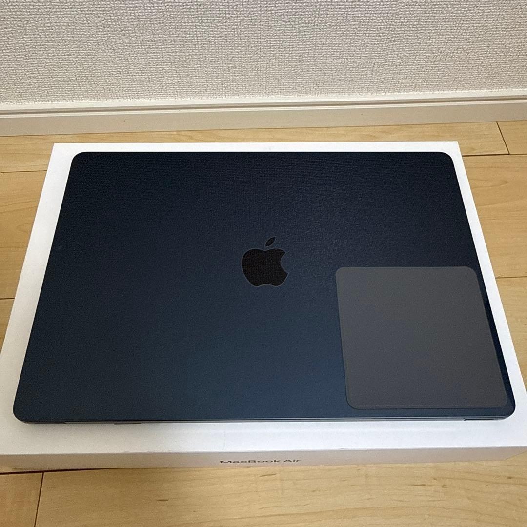 Apple MacBook Air 15インチ (M2, 16GB,512GB)