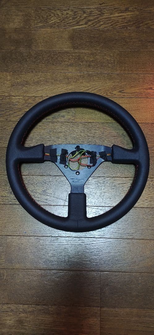 ご依頼者★純正オプションMOMOステアリング張り替えご依頼分