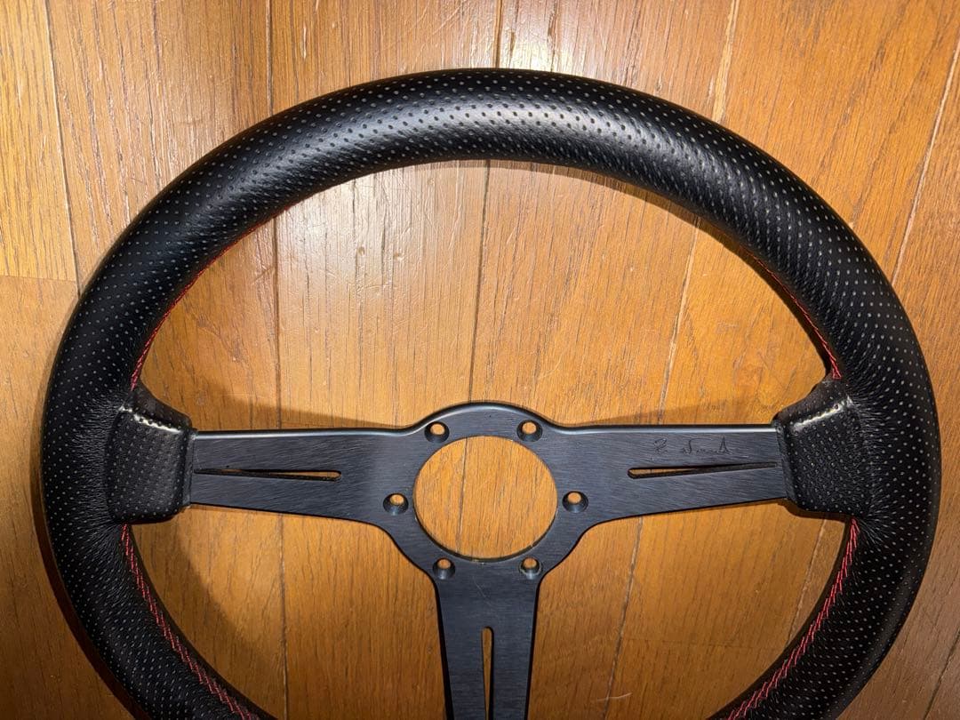 ナルディ　ステアリング33π パンチングレザー