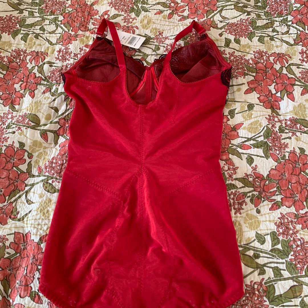 ダイアナ　レース装飾 赤 ボディスーツ