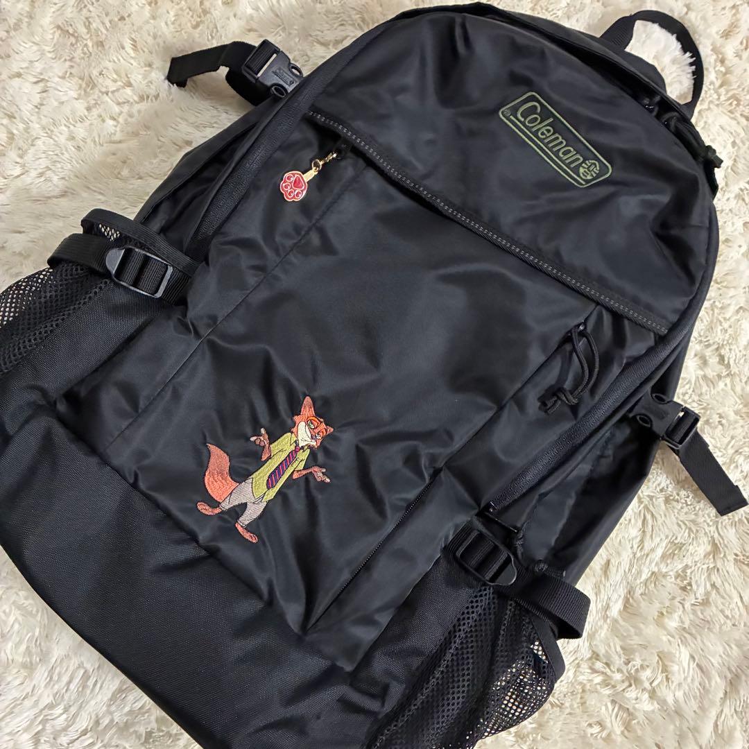 Coleman ニック・ワイルド リュックサック 33L チャーム付き 刺しゅう