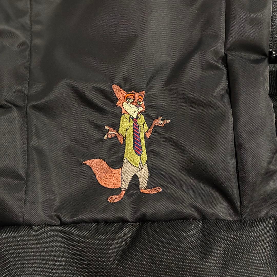 Coleman ニック・ワイルド リュックサック 33L チャーム付き 刺しゅう