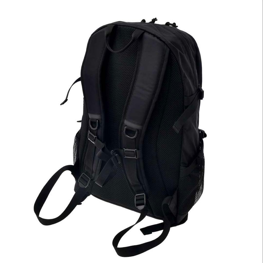 Coleman ニック・ワイルド リュックサック 33L チャーム付き 刺しゅう