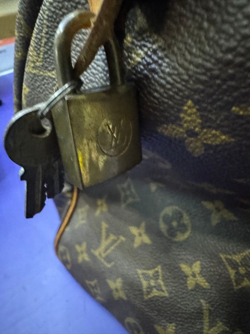 LOUIS VUITTON モノグラム　スピーディ40