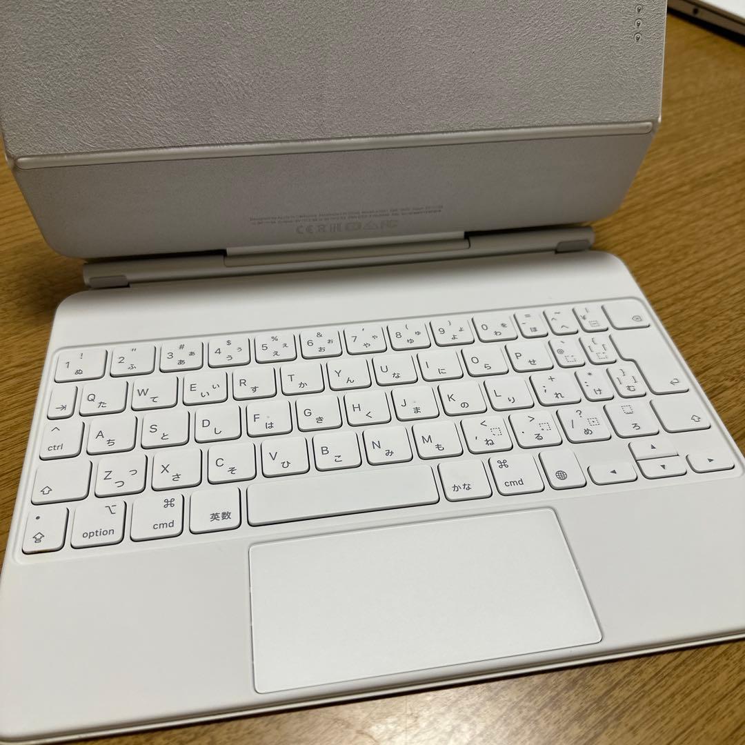 Apple 純正 iPad Magic Keyboard（ホワイト／日本語配列）