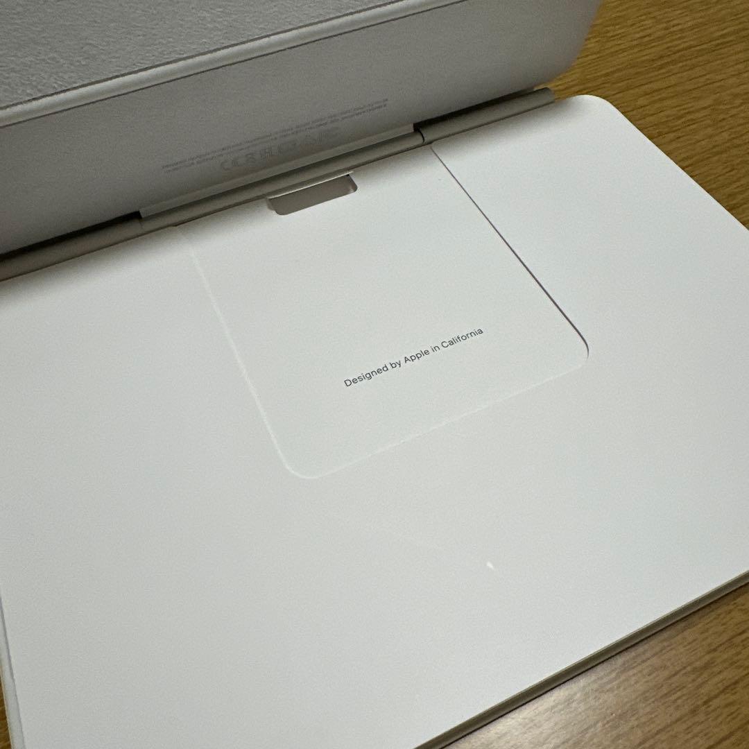 Apple 純正 iPad Magic Keyboard（ホワイト／日本語配列）