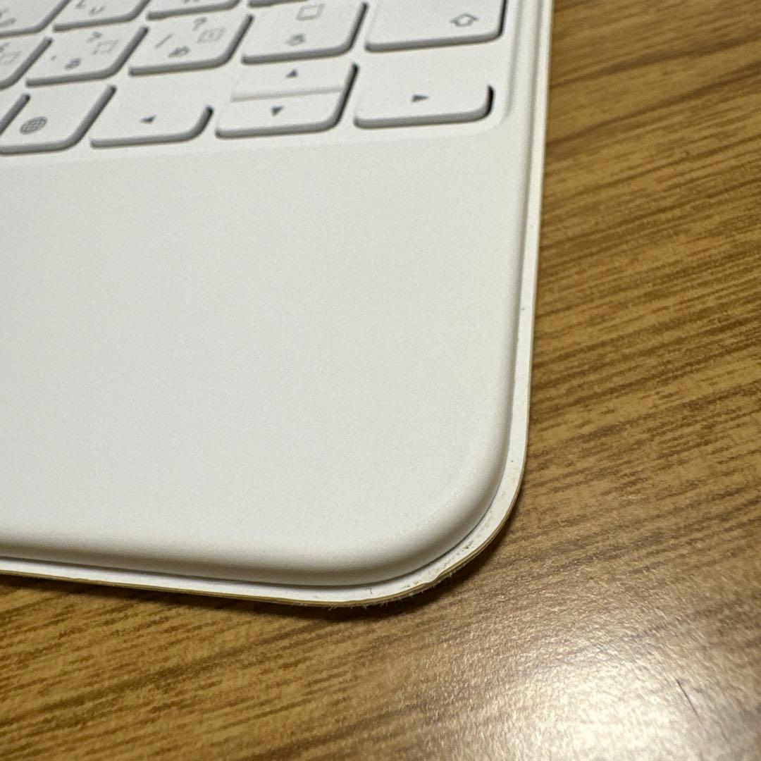Apple 純正 iPad Magic Keyboard（ホワイト／日本語配列）