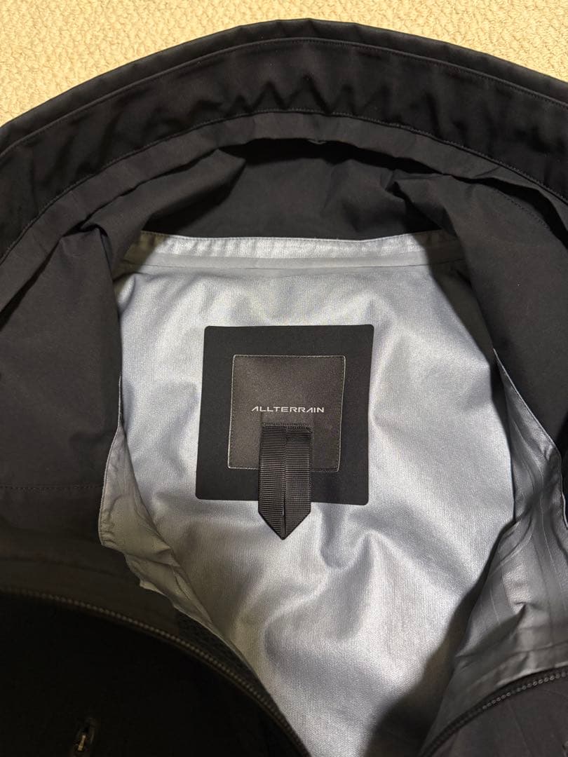 ハードシェルジャケット“ゴアテックス クレアス”