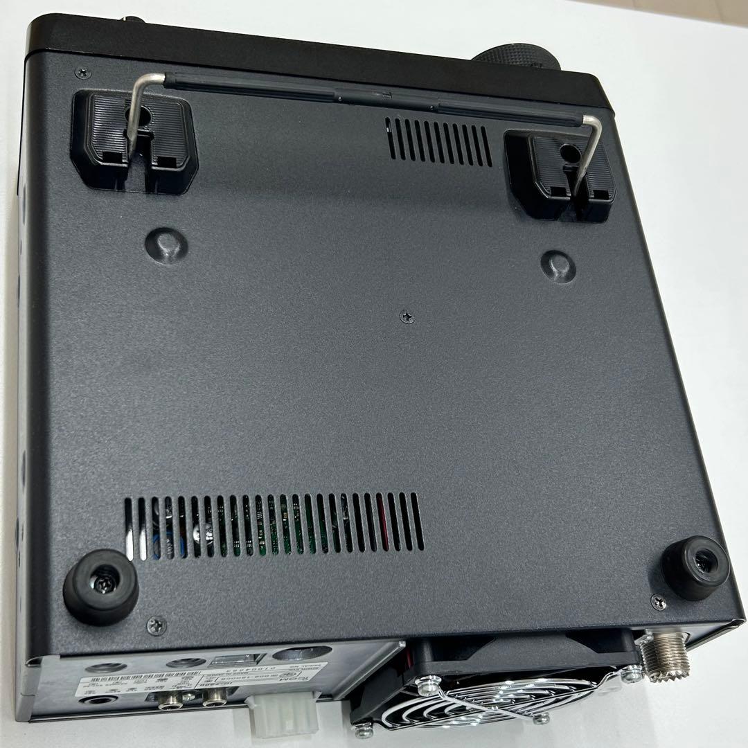 ICOM IC-7300/SP-38/MB123トランシーバー&スピーカーセット