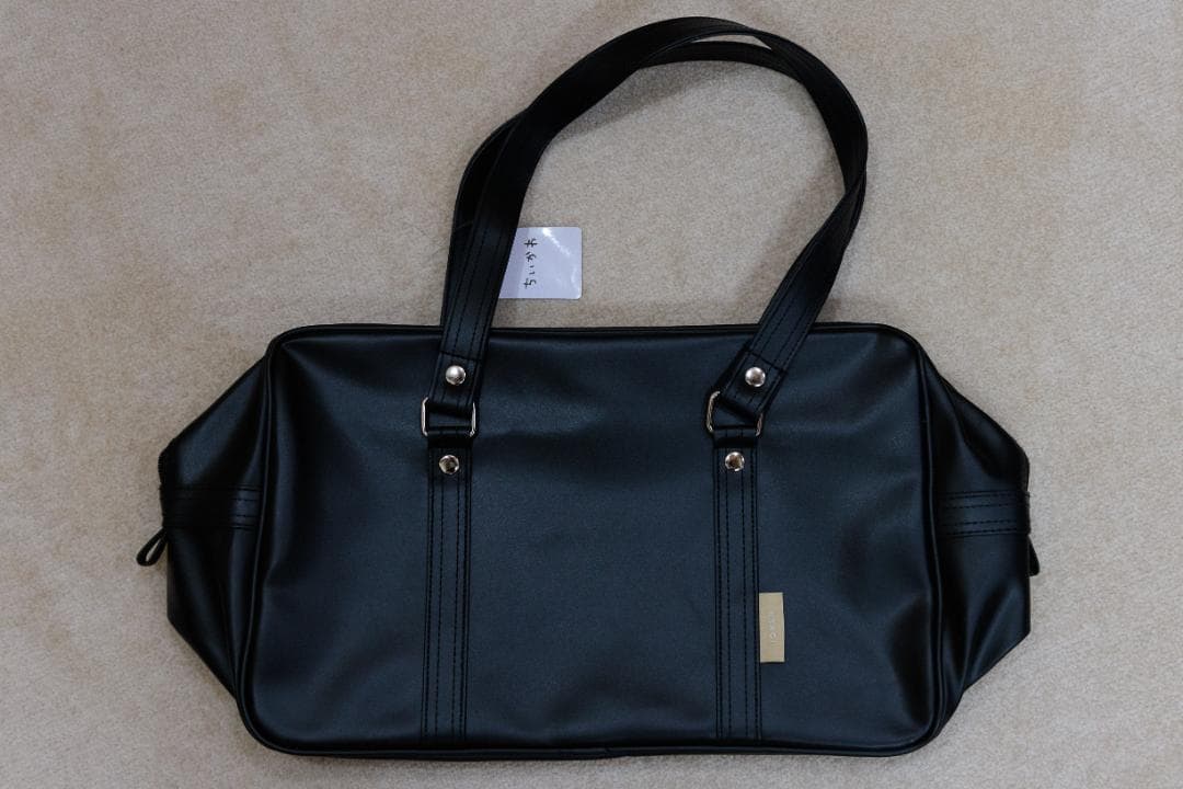 ちいかわ　うさぎ　スクールバッグ ボストンバッグ 黒