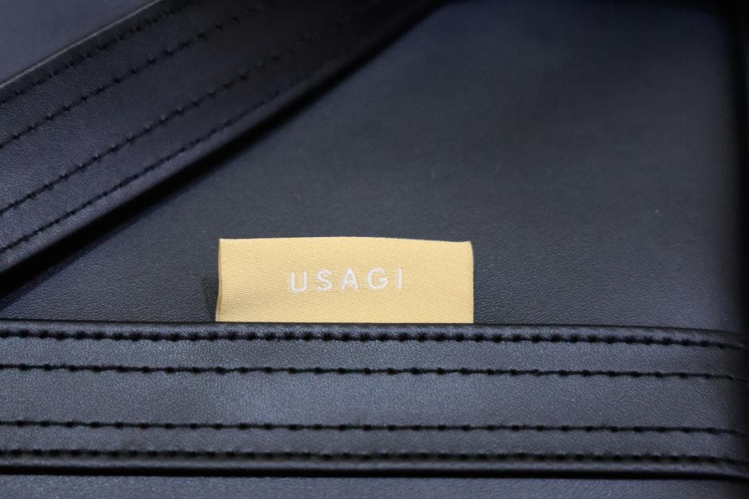 ちいかわ　うさぎ　スクールバッグ ボストンバッグ 黒