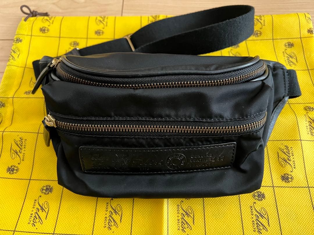 フェリージ　218 ボディーバッグ