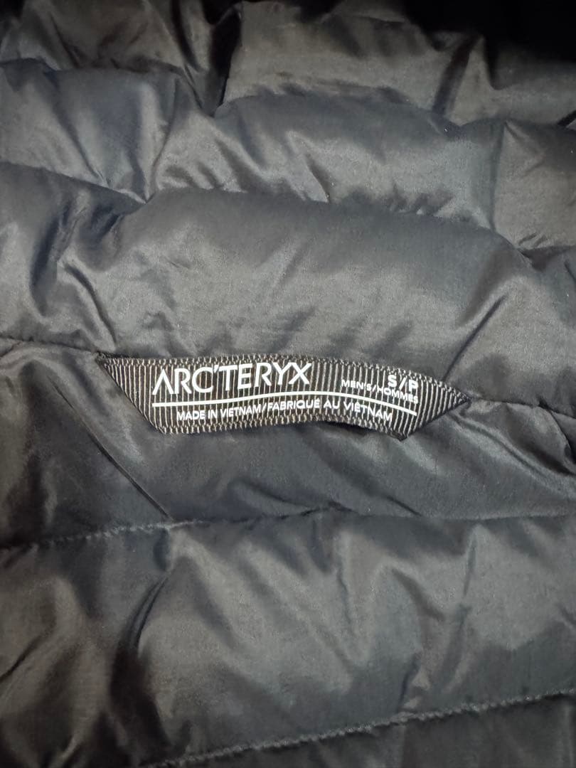 新品未使用 アークテリクス ソラノダウンフーディー　Sサイズ