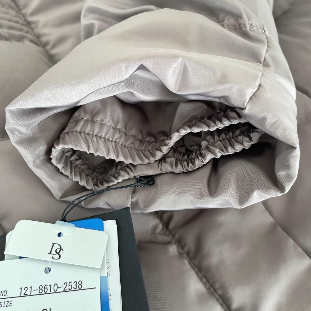 ８１５５【新品】レディースミセス　アウター　ゆったり３L ダウンコート　ベージュ