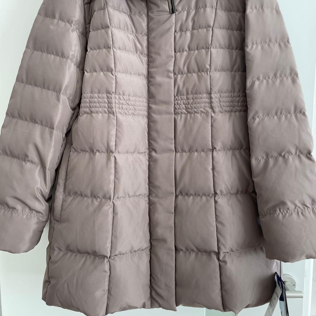 ８１５５【新品】レディースミセス　アウター　ゆったり３L ダウンコート　ベージュ