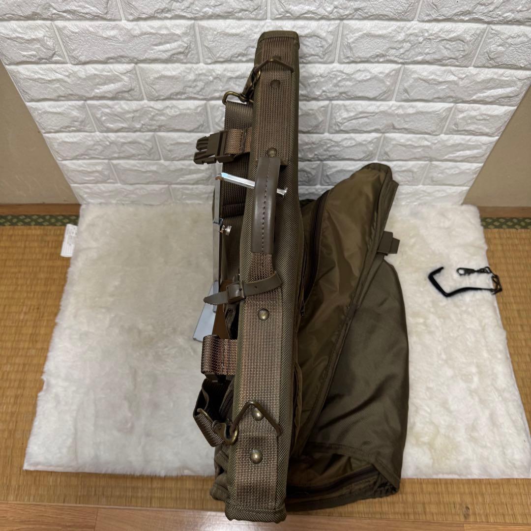 TUMI ガーメントバッグ オリーブグリーン