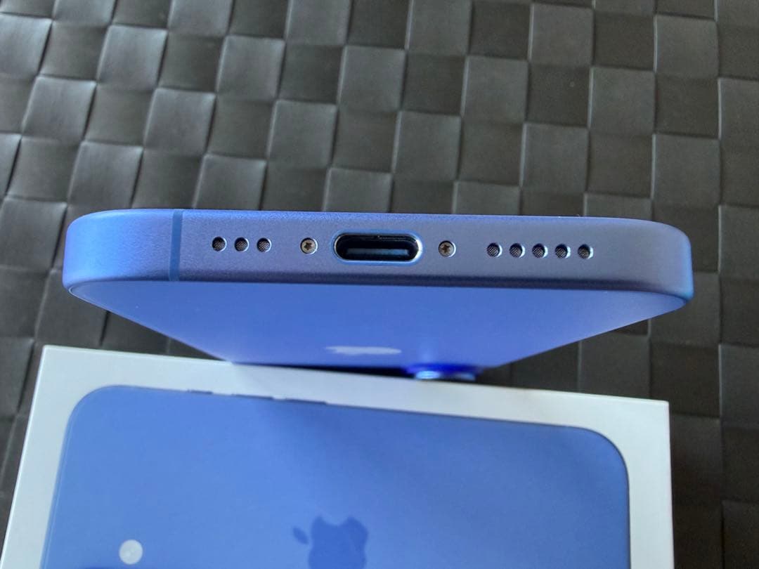 【超美品】iPhone16 128GB 【ウルトラマリン】新品ガラスフィルム付