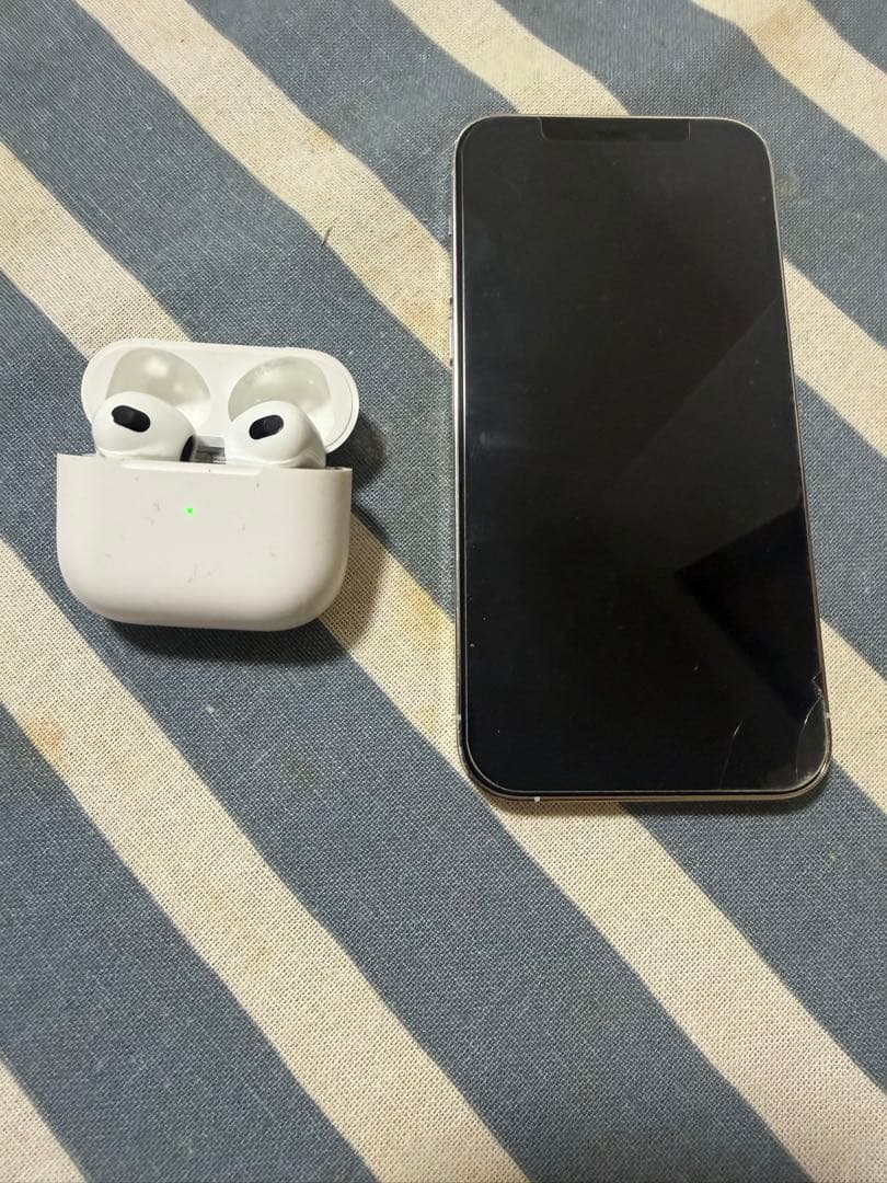 Apple iPhone 12 Pro ホワイト 本体 +AirPods第3世代