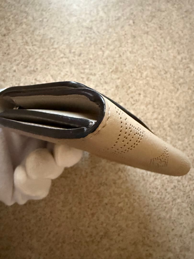 にこ美品ルイヴィトン　ポルトフォイユ　イリスコンパクトマヒナ　二つ折り財布